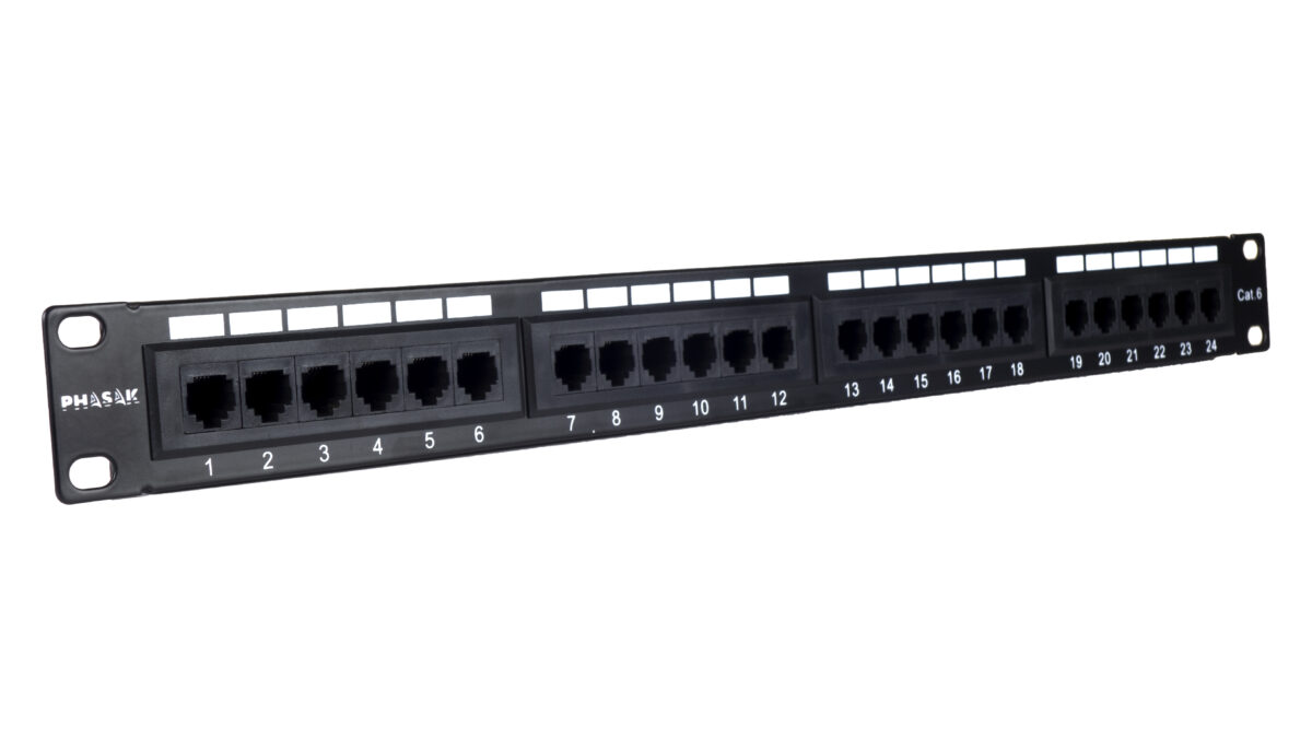 Panel transferencia para armario rack 19 pulgadas phasak utp rj45 cat. 6 dual 24p 1u negro pu 2420